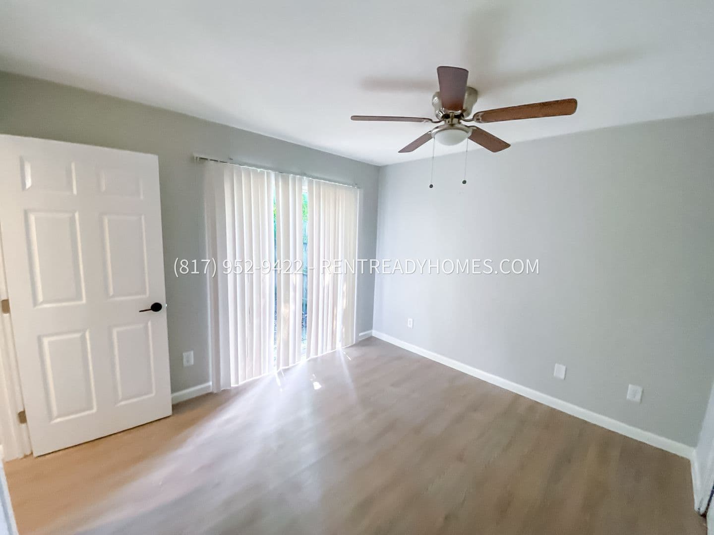 321 Frontier Dr - Unit B — photo 4
