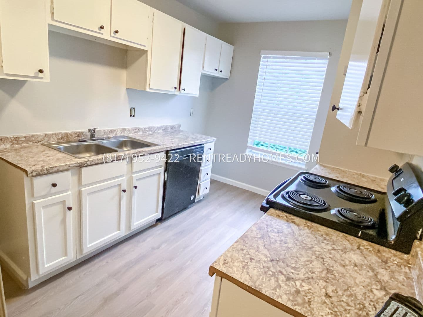 321 Frontier Dr - Unit B — photo 3