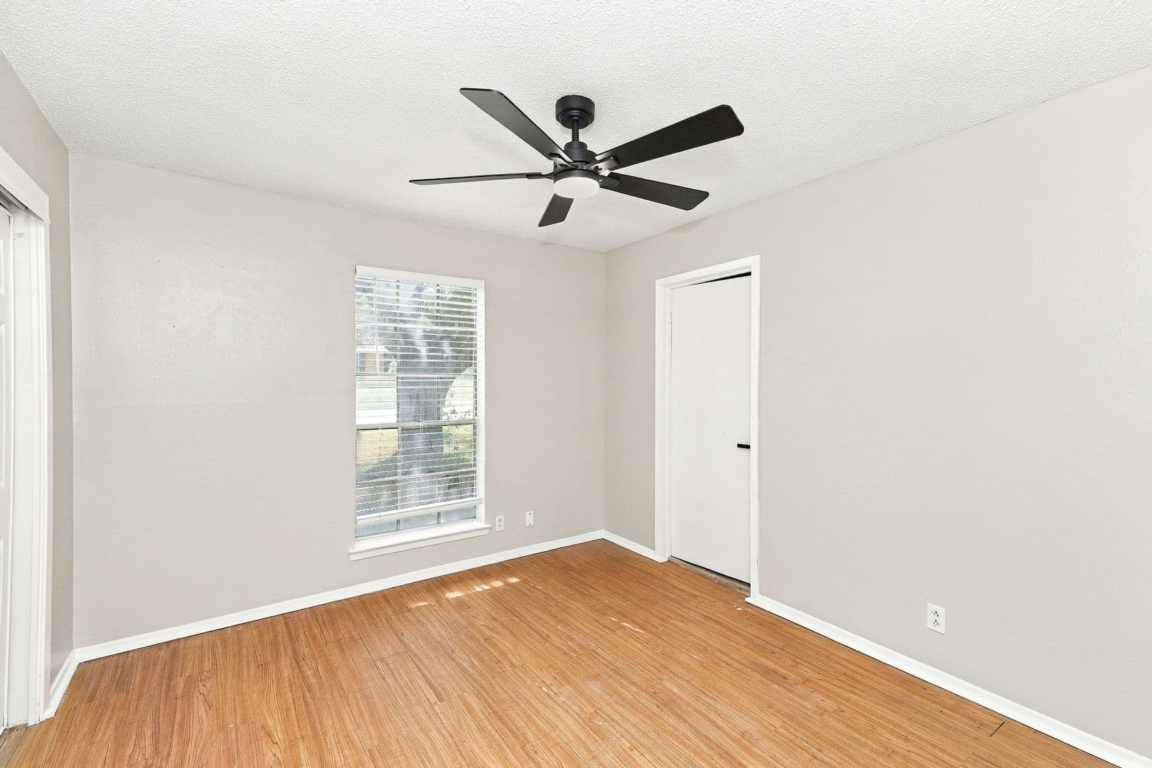 6300 Wheaton Drive — photo 10
