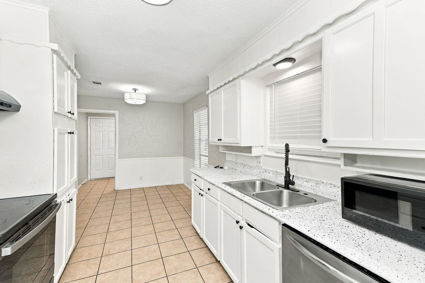 6300 Wheaton Drive — photo 14