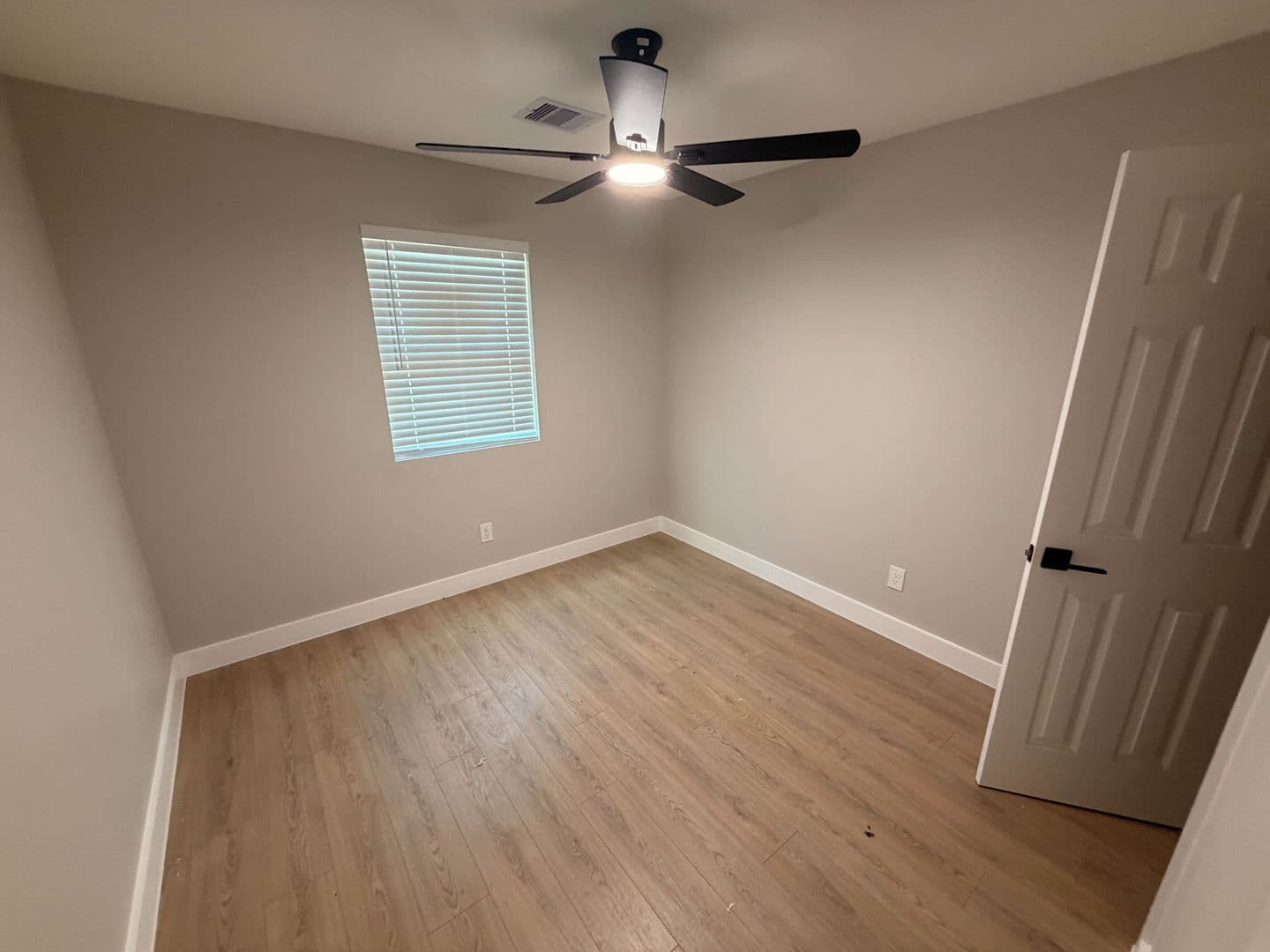 16603 Sentinel Dr — photo 2