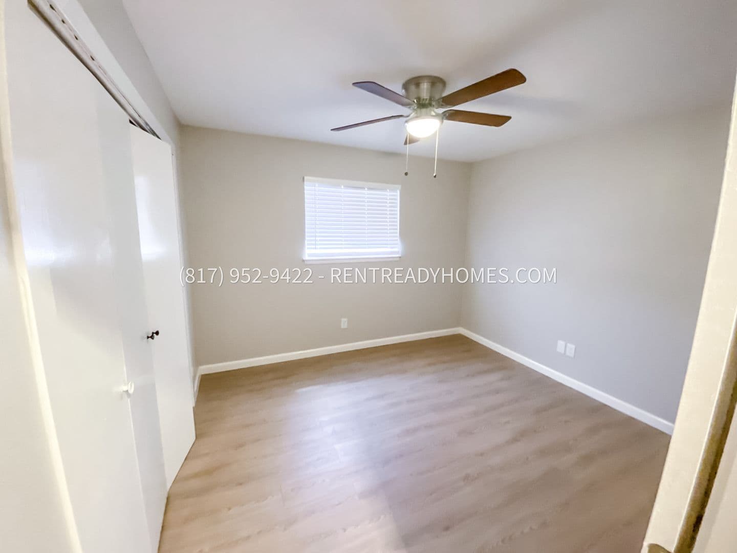 321 Frontier Dr - Unit B — photo 2