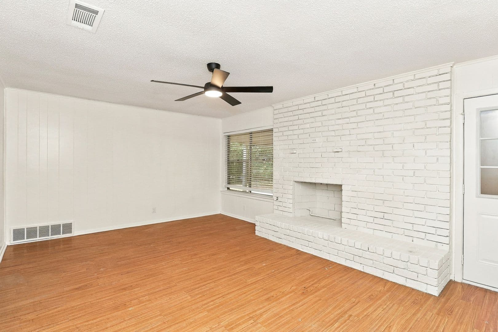 6300 Wheaton Drive — photo 6