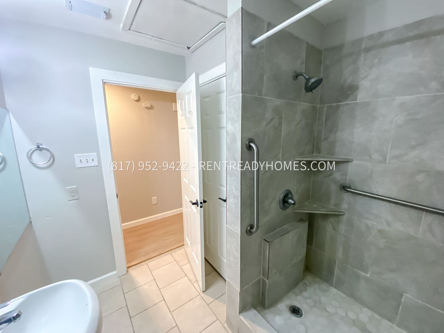 321 Frontier Dr - Unit B — photo 7
